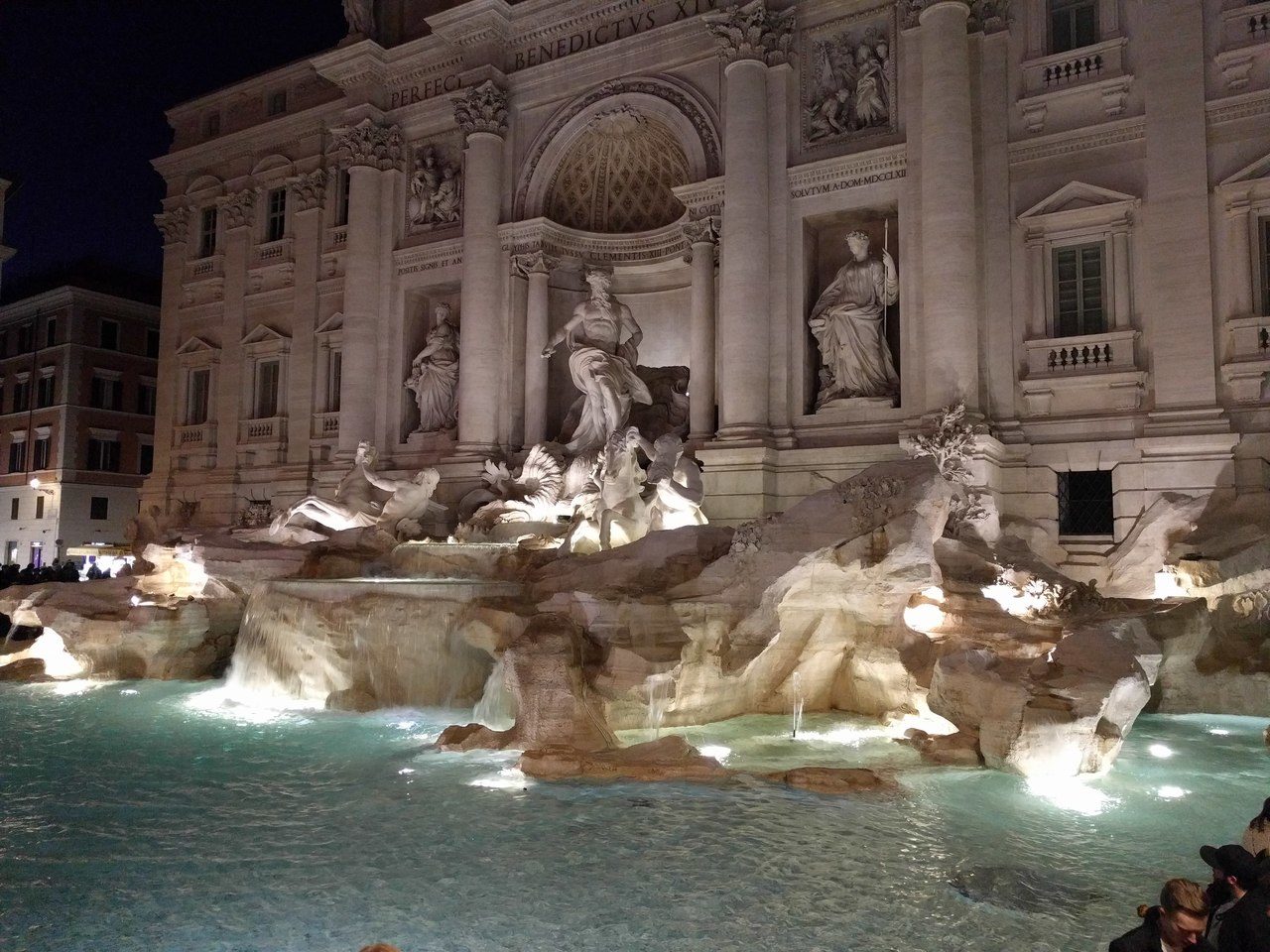 954. Piazza di Trevi, 89, 00187 Roma RM, Italia | Italia 2018 | © LucianoFantuzzi.com, 2020